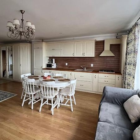 Central Apartment With Panoramic View Brasov Exterior photo